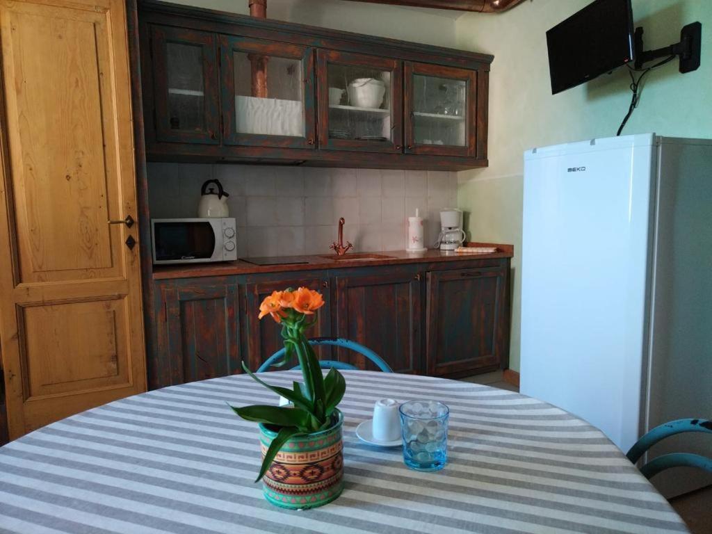 Borgo Al Sole By Garda Facilities Aparthotel Puegnago del Garda Exterior photo