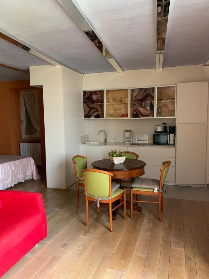 Borgo Al Sole By Garda Facilities Aparthotel Puegnago del Garda Exterior photo