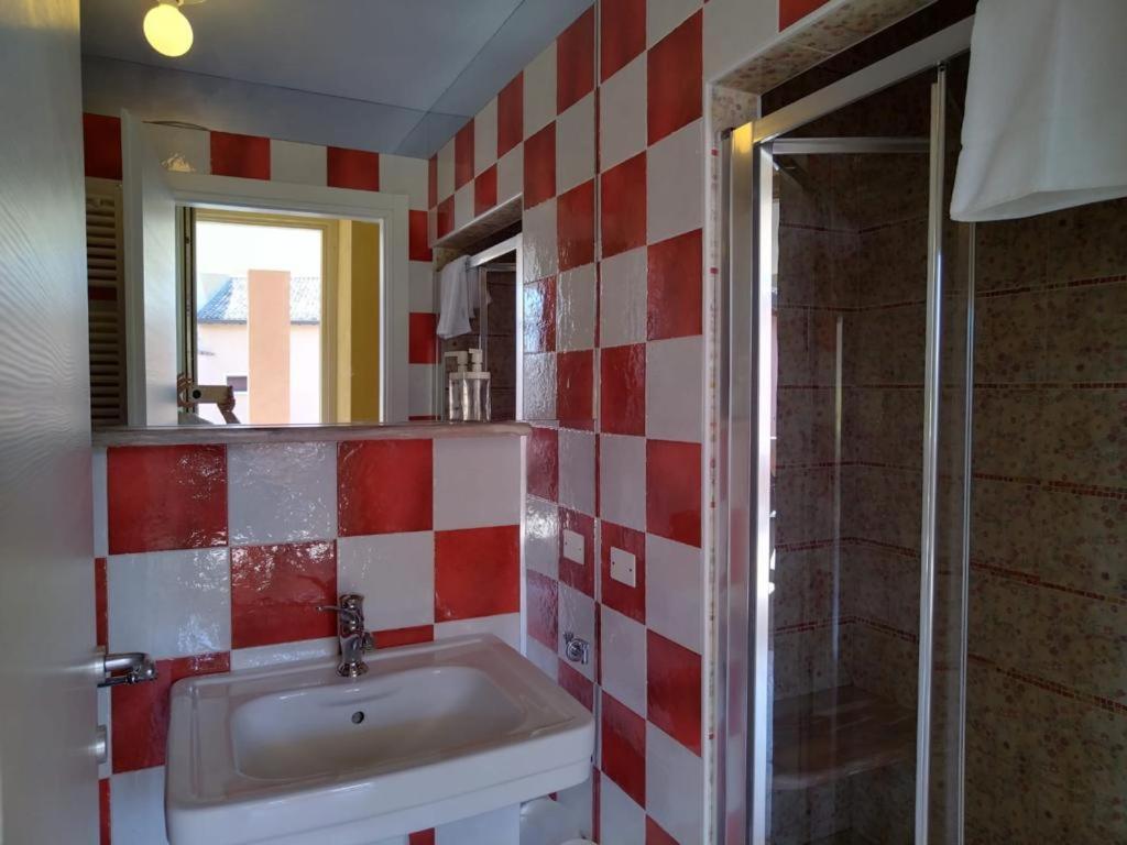 Borgo Al Sole By Garda Facilities Aparthotel Puegnago del Garda Exterior photo